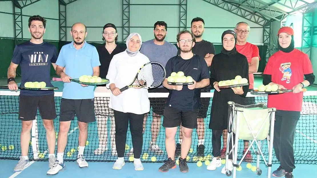 Erzurum'da tenis kortu sezona hazır