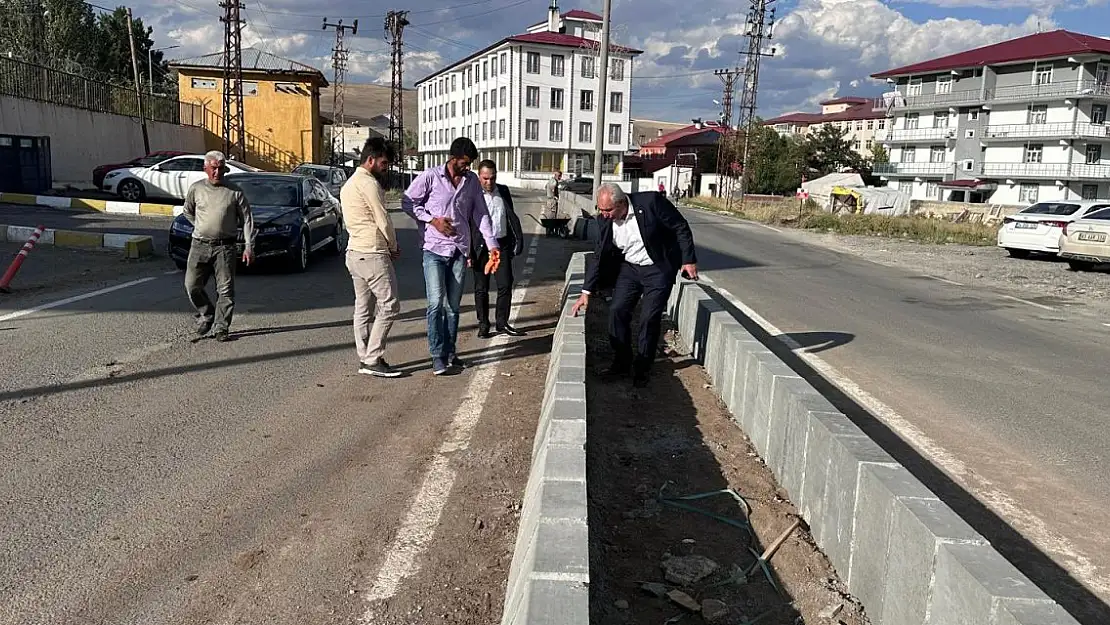 Eleşkirt'te orta refüj çalışmaları