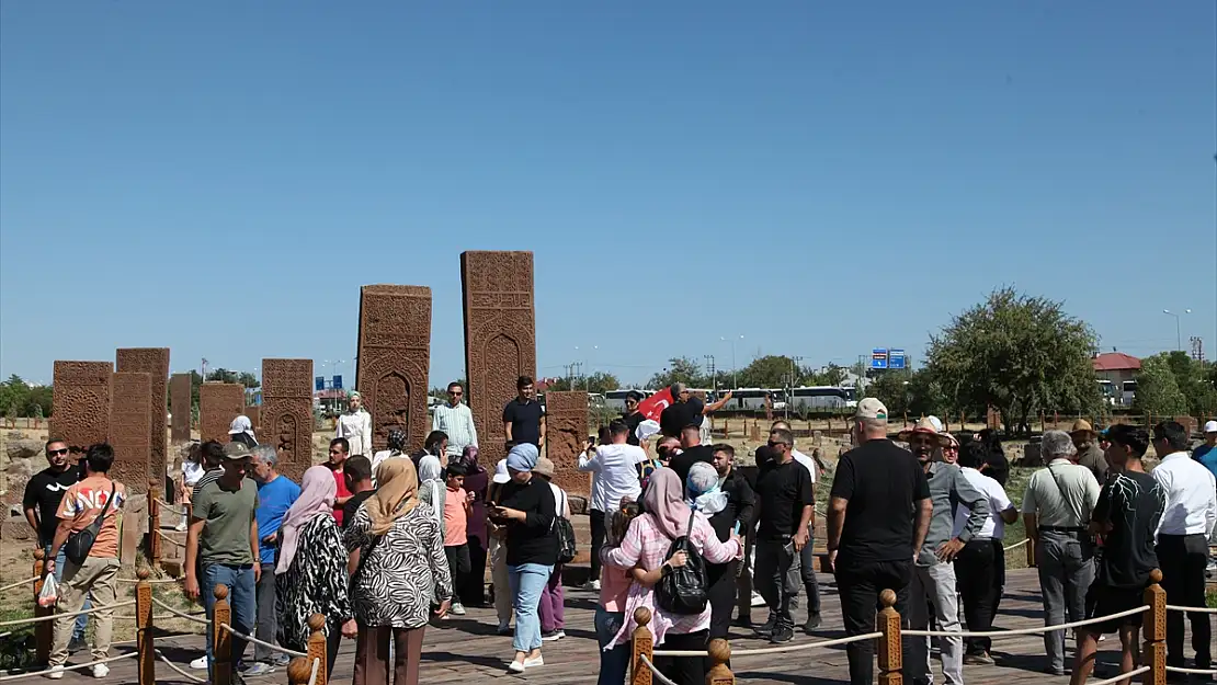 Selçuklu Meydan Mezarlığı'na yoğun ilgi