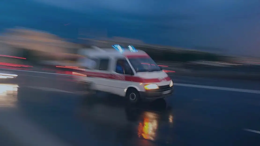 Diyarbakır'da kamyonetin altında kalan çocuk öldü