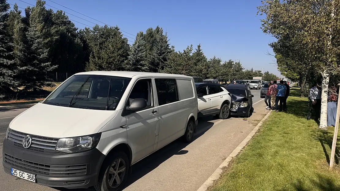 Erzurum'da zincirleme trafik kazası