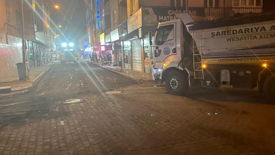 Ağrı'da gece mesaisi