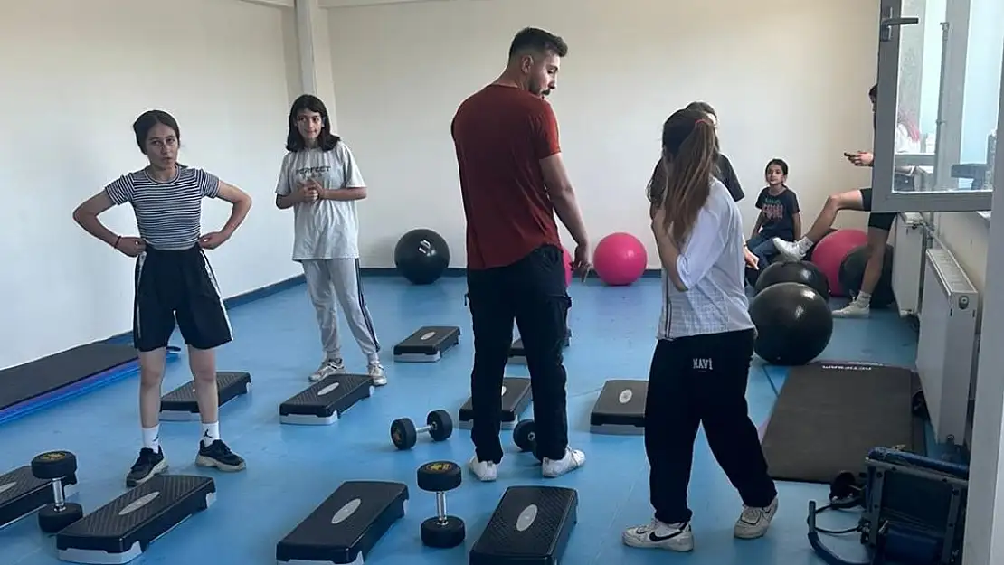 Eleşkirt'te Kızlardan Spora Yoğun İlgi