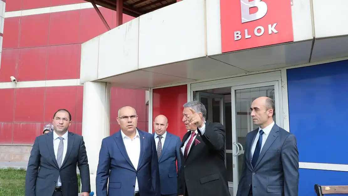 Vali Koç'tan KYK Yurtlarında Ziyaret
