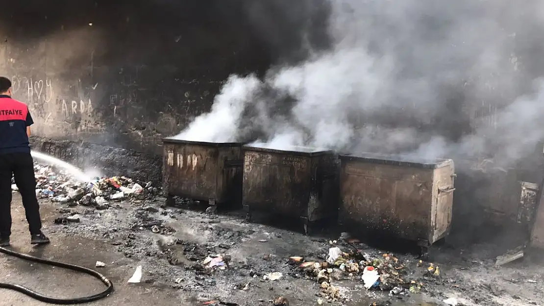 Ağrı'da Çöp ve Trafo Yangını Korkuttu