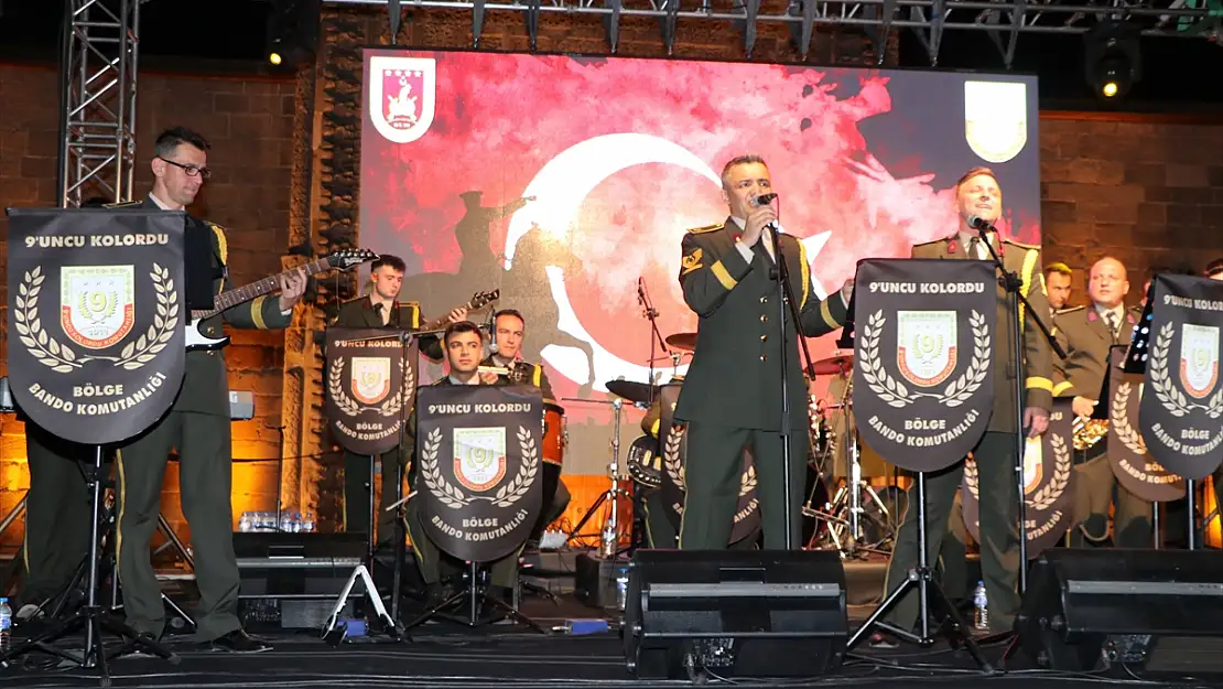 Erzurum'da askeri bandodan 30 Ağustos Zafer Bayramı'na özel konser