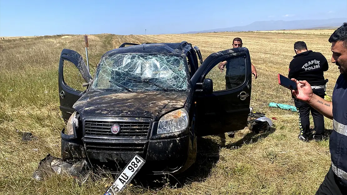 Kars'ta kontrolden çıkan araç devrildi