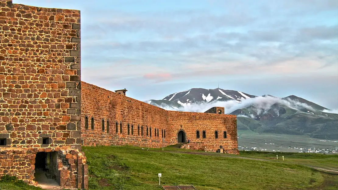 Erzurum'un asırlık 'Mecidiye Tabyası' görenleri hayran bırakıyor