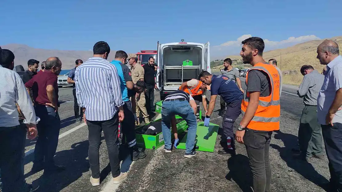 Van'da feci kazada ölen 2 kişinin cenazesi morga kaldırıldı