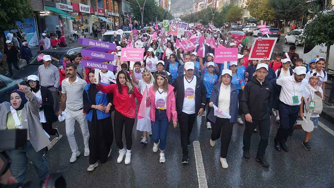 Muş'ta gönüllü gençlerden kanser farkındalığı