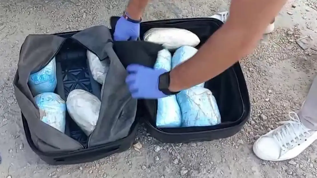 Van'da durdurulan araçta 10 kilo uyuşturucu ele geçirildi