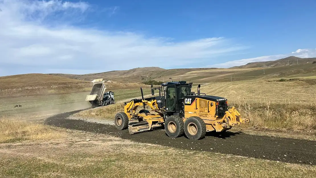 Ağrı Valiliği, Kırsal Yol Çalışmalarına Hız Kesmeden Devam Ediyor