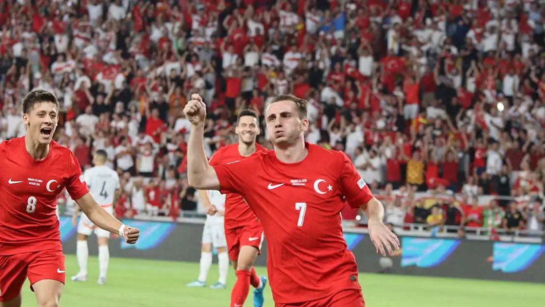 A Milli Futbol Takımı ile İzlanda İlk Yarıyı Berabere Tamamladı