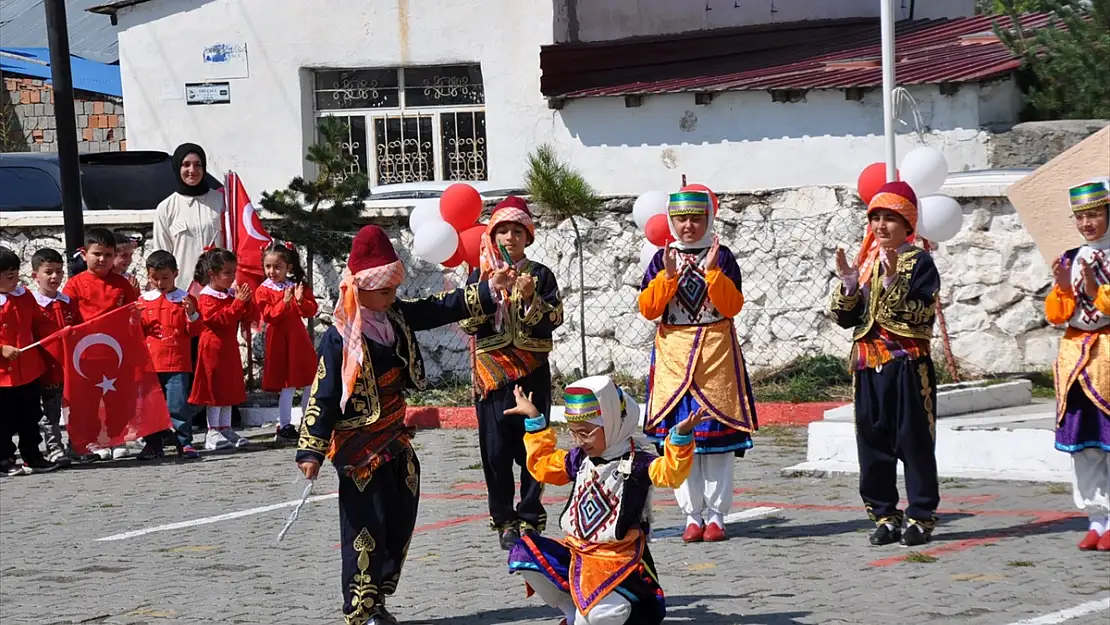 Kars'ta 'İlköğretim Haftası' töreni düzenlendi