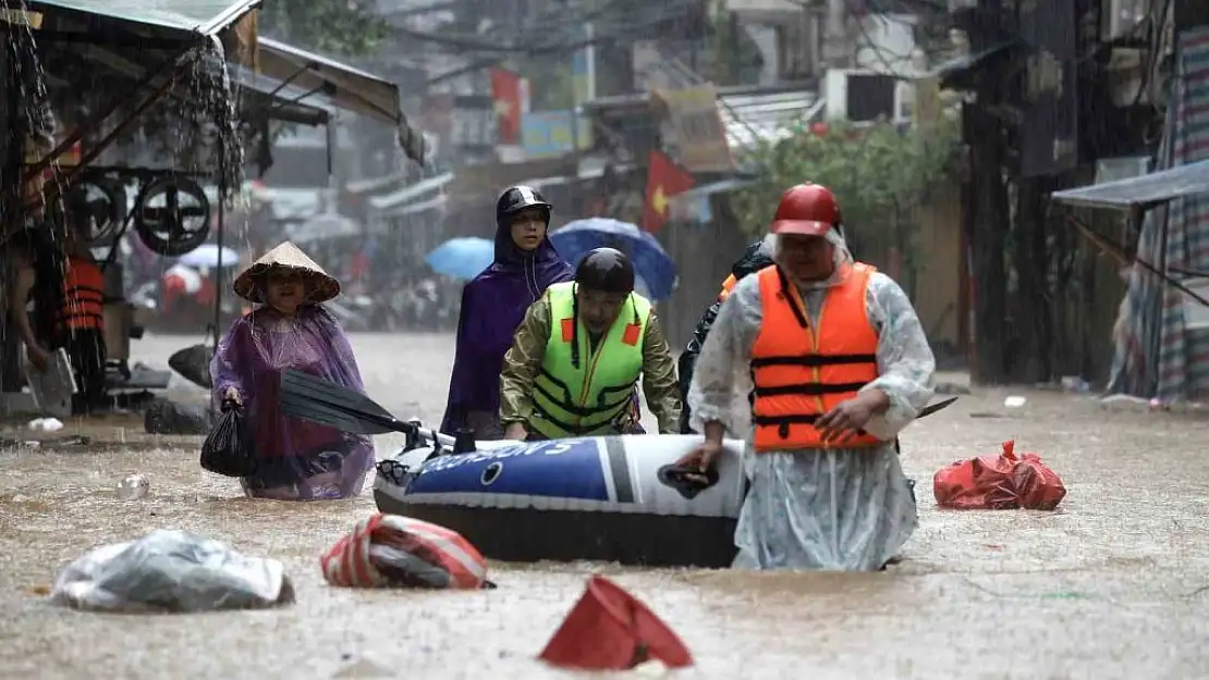 Vietnam'ı vuran tayfun