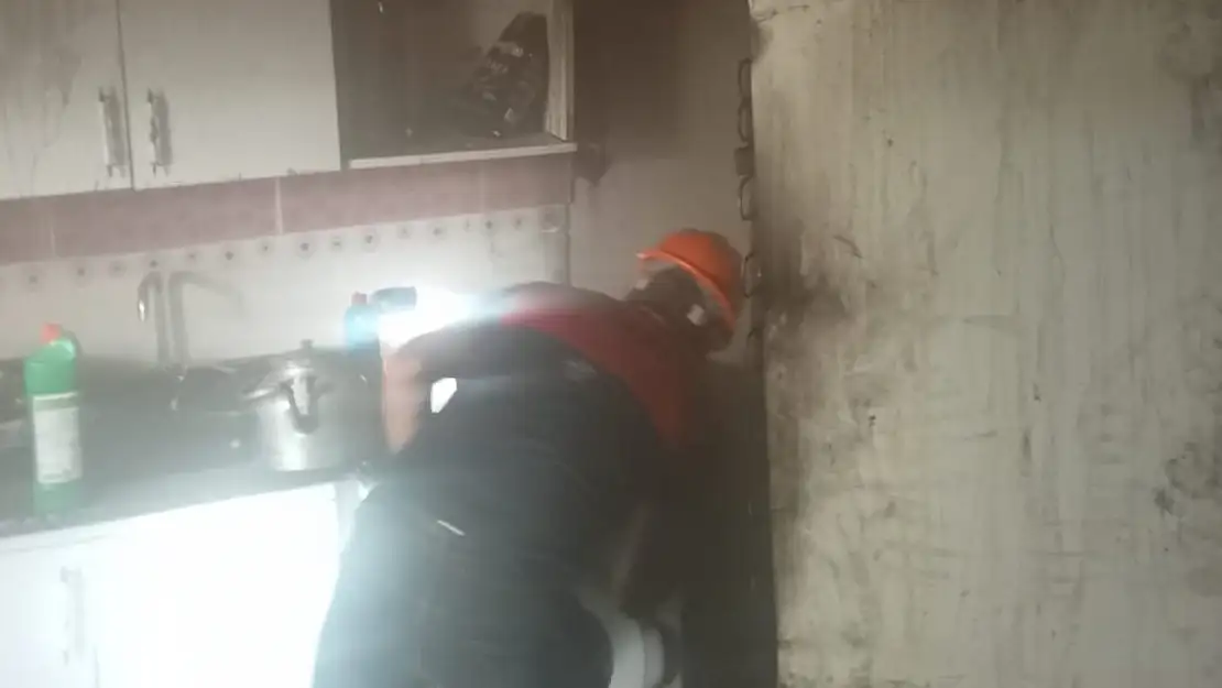 100. Yıl Mahallesi'nde Elektrikten Kaynaklı Yangın Çıktı