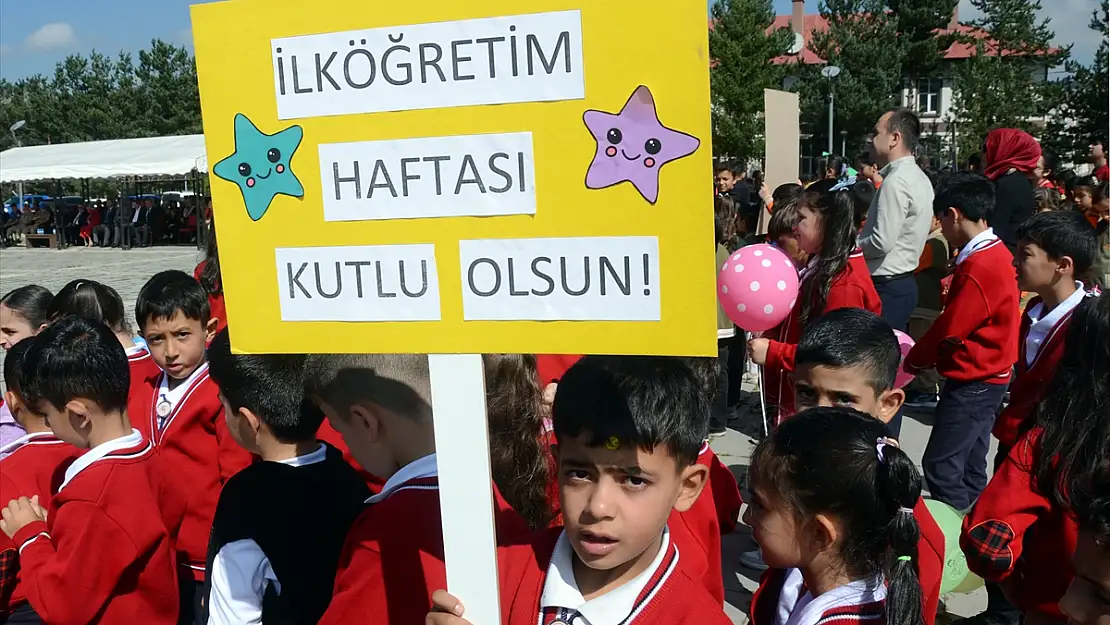 Kars'ta İlköğretim Haftası kutlandı