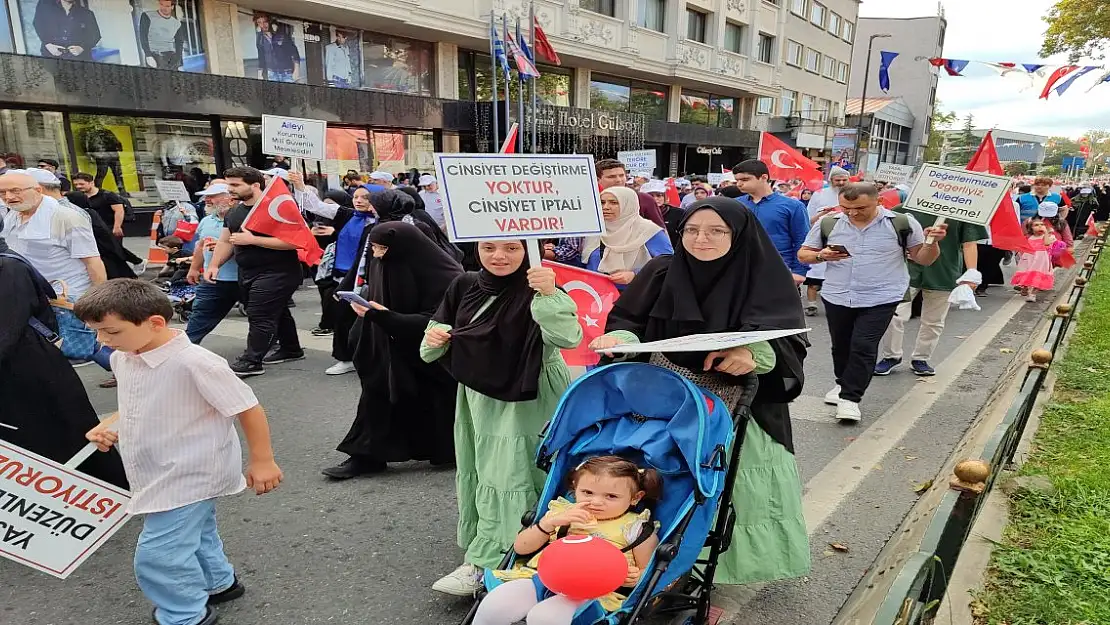 LGBT örgütlenmesinin yasaklanması için sessiz yürüyüş