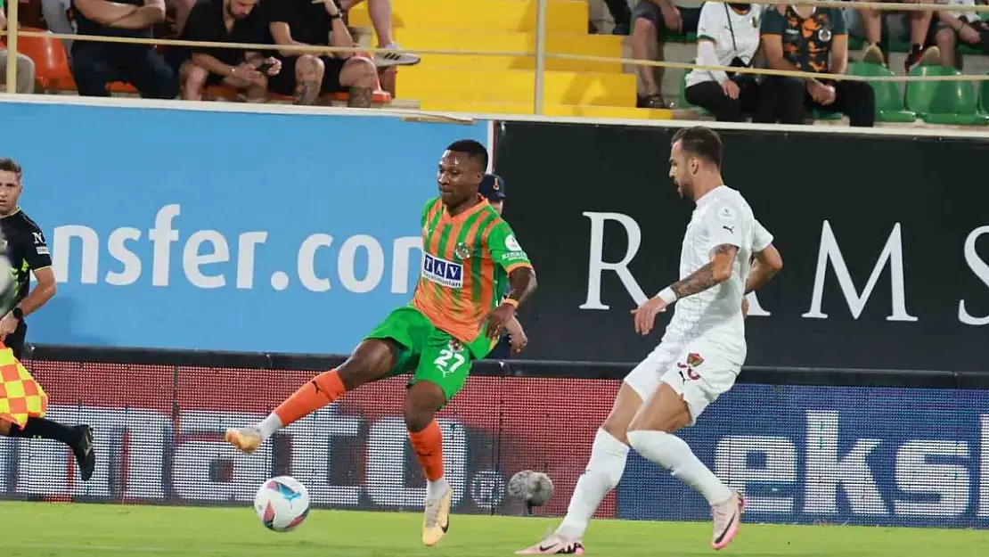 Alanyaspor- A. Hatayspor karşılaşmasında ilk yarı golsüz bitti