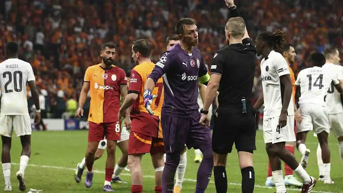 UEFA'dan Fernando Muslera'ya 3 maç men cezası