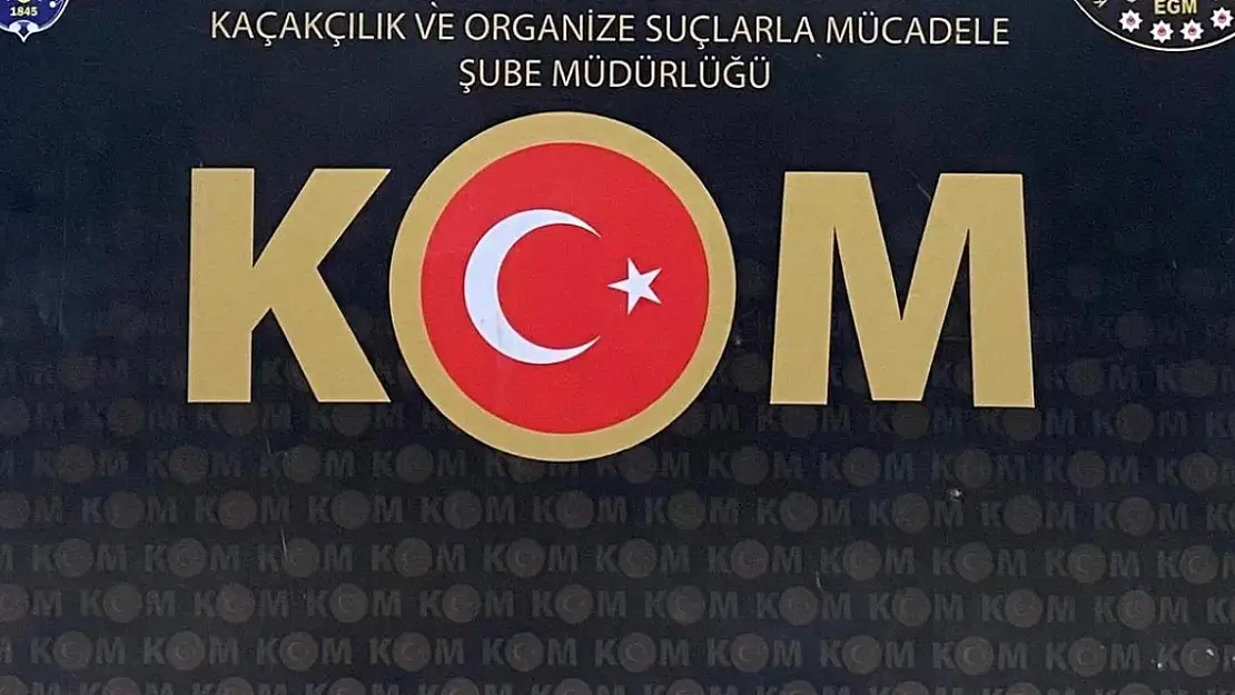 Kars'ta ehliyet sınavında kurduğu düzenekle kopya çeken kişi yakalandı