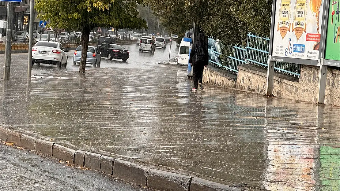 Erzurum'da sağanak etkili oldu