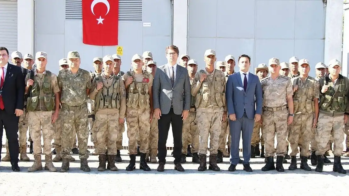 Van'da güvenlik korucularını uğurlama töreni