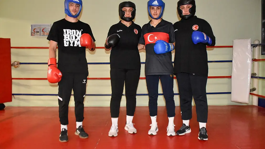 Van'ın 4 boksörü Bulgaristan'da şampiyonluğu hedefliyor