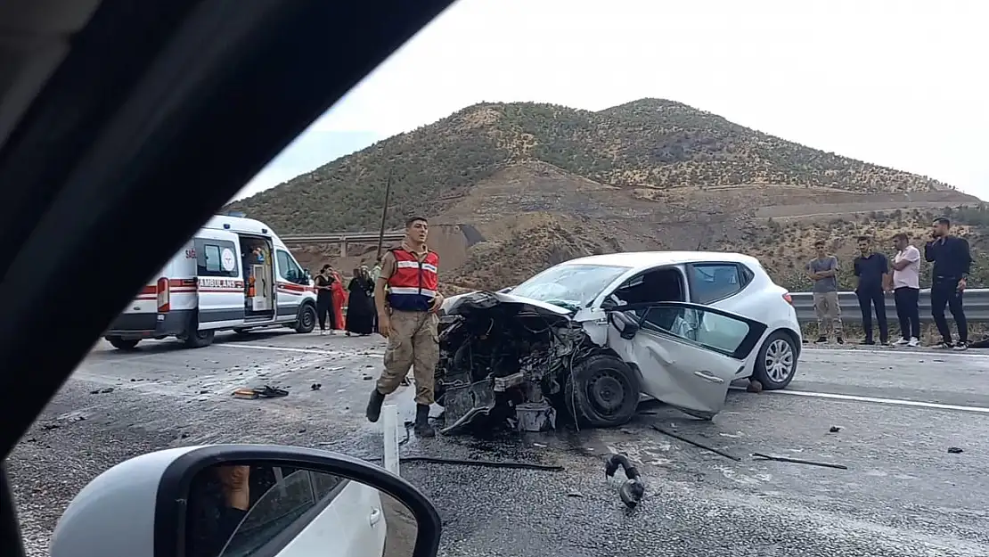 Bitlis'te zincirleme kaza: 8 yaralı