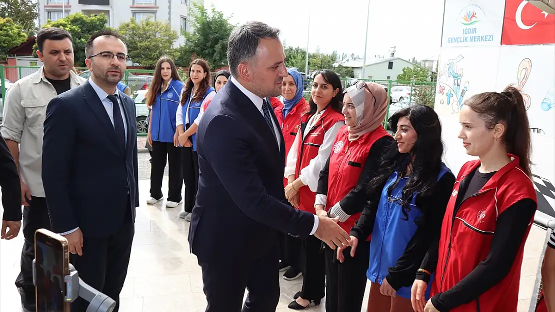 Gençlik ve Spor Bakan Yardımcısı Eminoğlu, Iğdır'da gençlerle bir araya geldi,