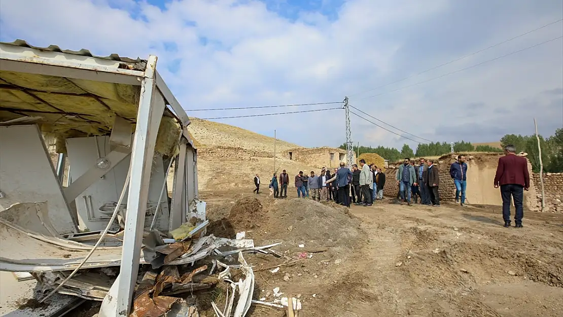 Van'da selin vurduğu mahallede iyileşme çalışmaları sürüyor