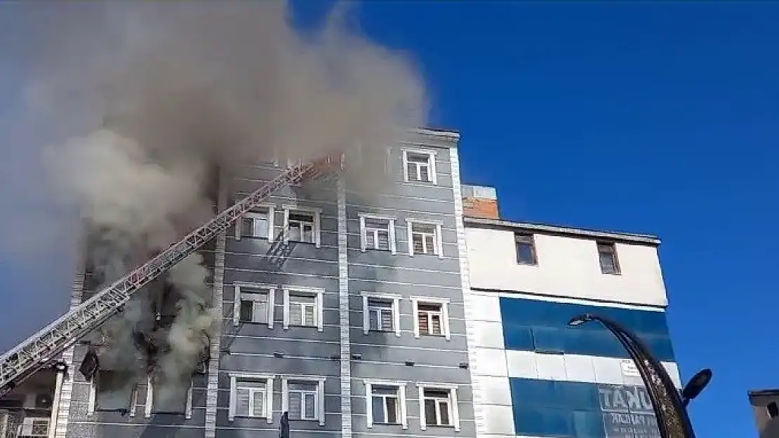 Kars'ta otelde çıkan yangın korkuttu