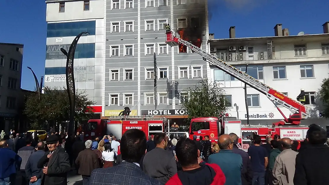 Kars'taki otel yangınında can pazarı yaşandı