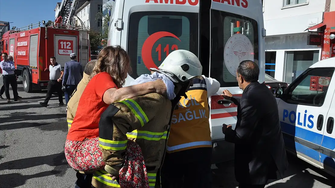 Kars'taki otel yangınından 10 kişi etkilendi