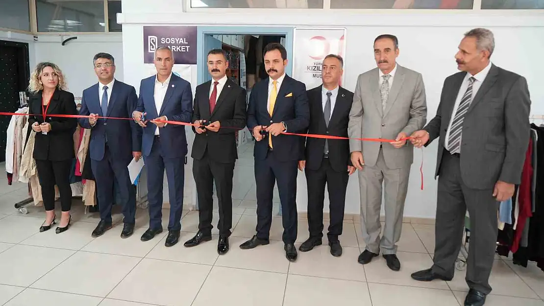 Muş'ta hükümlü yakınları için sosyal market açıldı
