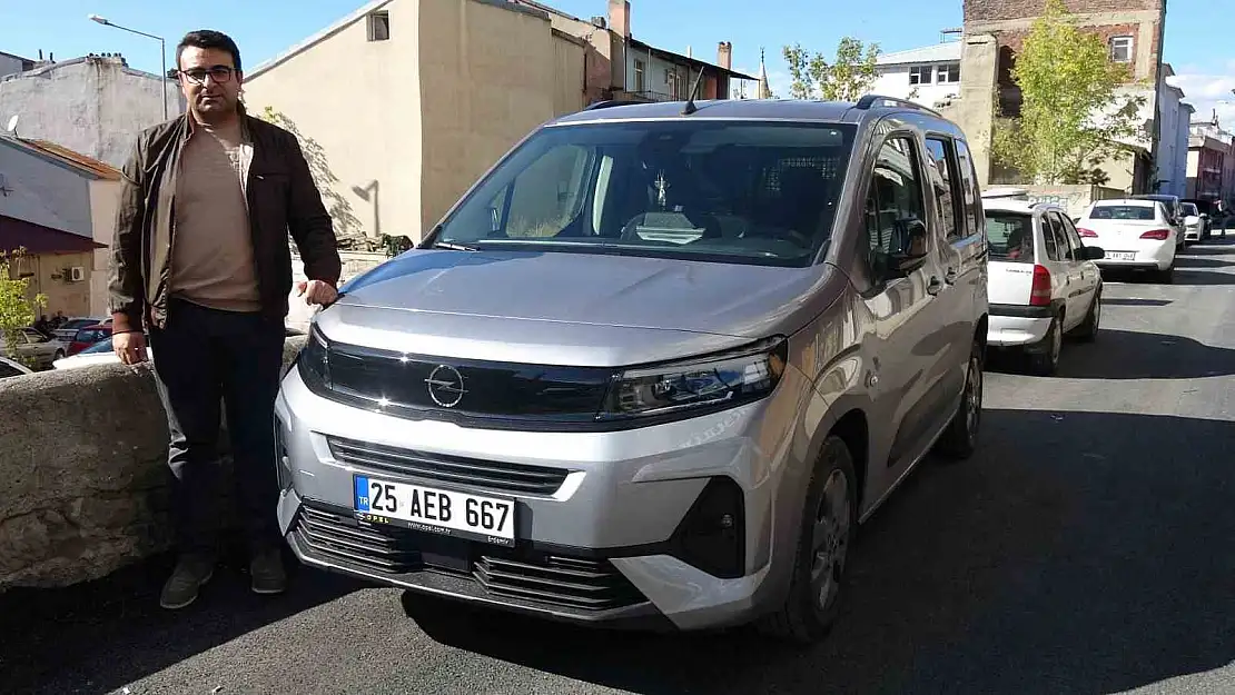 Erzurum'da, sıfır Opel marka araç alan adam şok yaşadı