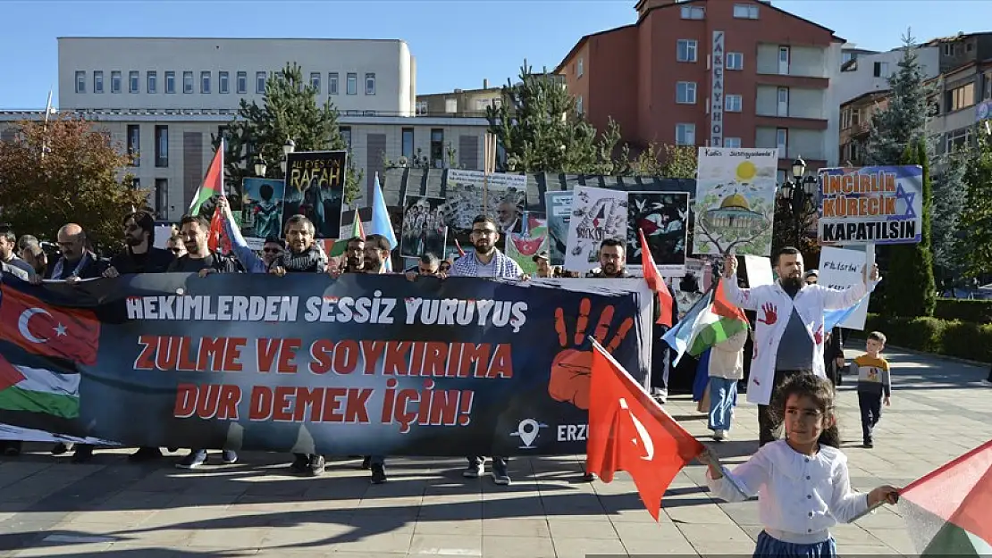 Erzurum'da sağlık çalışanları sessiz yürüyüşün 46.haftasında