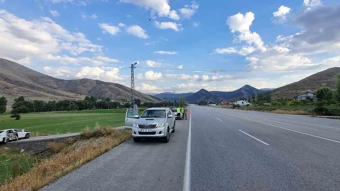 Bitlis'te otomobil takla attı