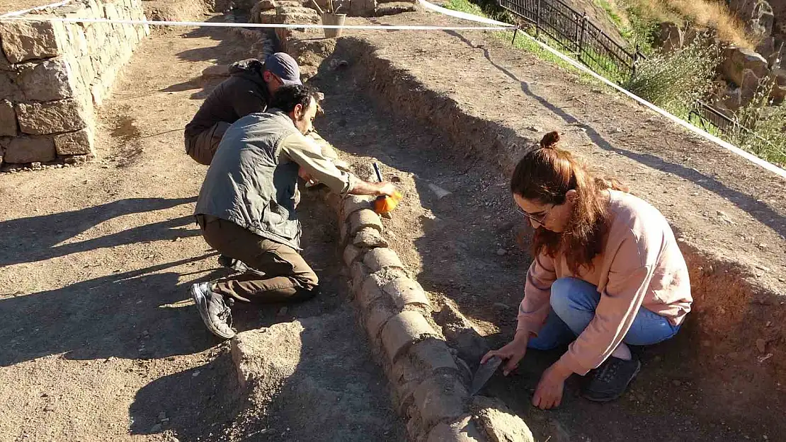 Bitlis Kalesi'nde 500 yıllık su künkleri bulundu