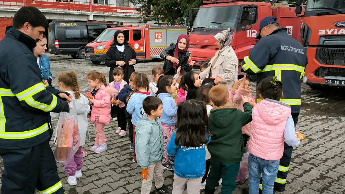 İtfaiye Haftası'nda Miniklerden Anlamlı Ziyaret