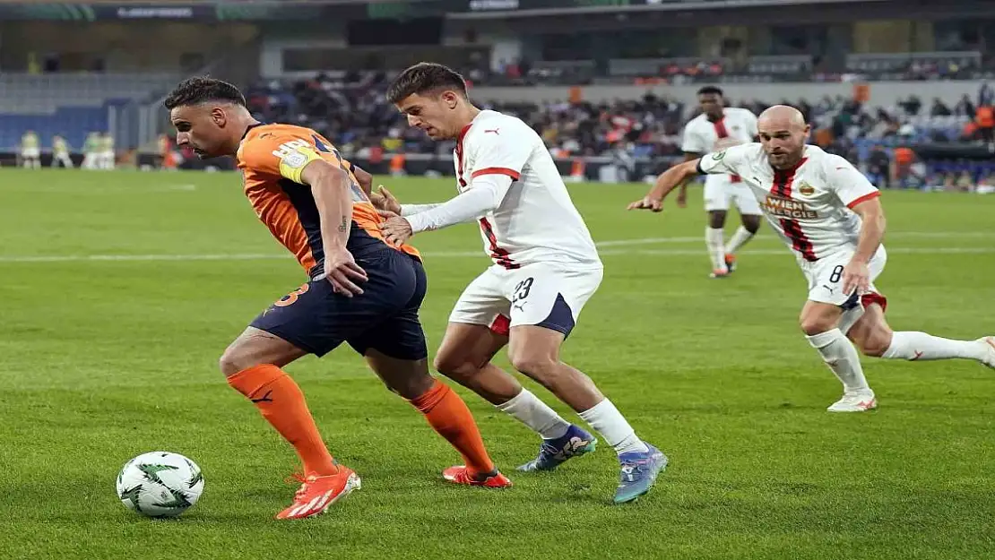 Başakşehir Rapid Wien'e 2-1 Mağlup Oldu