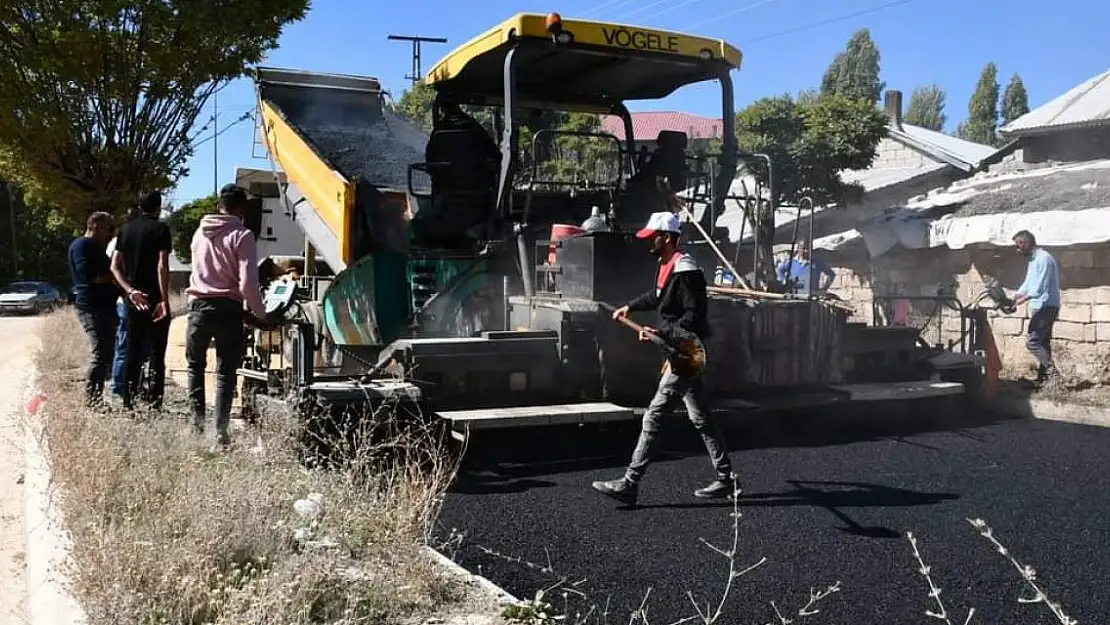 Patnos'ta Selahaddin Eyyubi Mahallesi'nde Asfalt Atağı