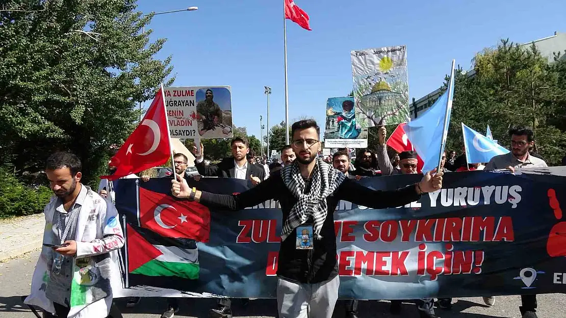 Erzurum'da gençlerden Filistin'e destek yürüyüşü