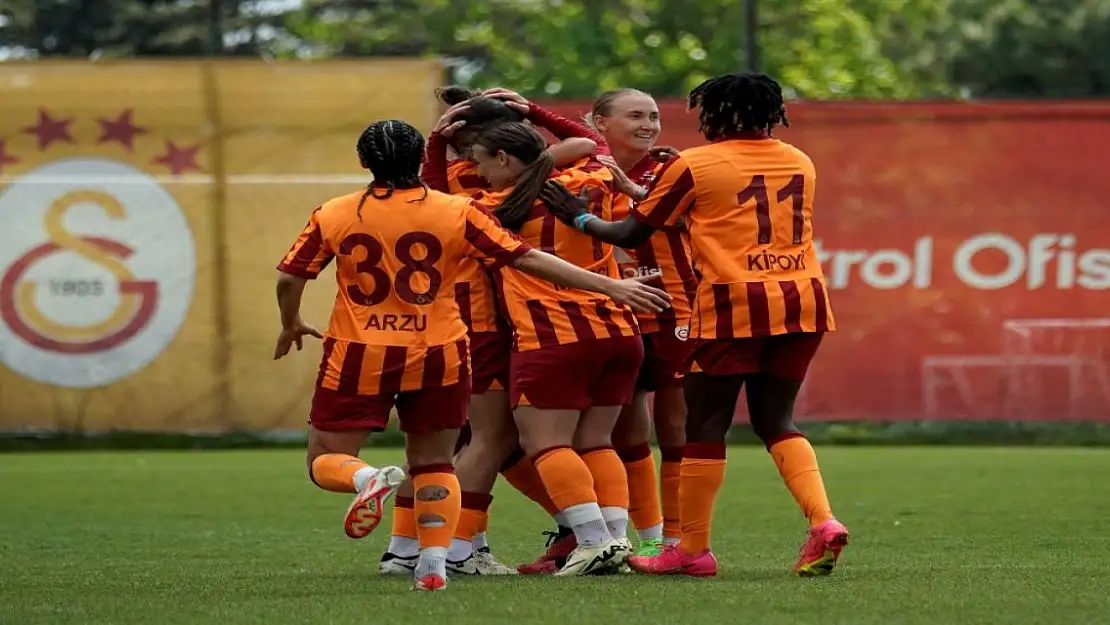 Galatasaray Kadın Futbol Takımı Lyon'a 3-0 Mağlup Oldu