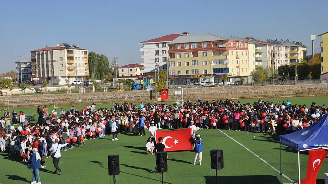 Muş'ta 2. Geleneksel Spor Şenlikleri Coşkuyla Kutlandı