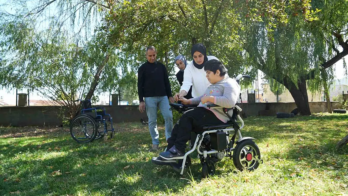 Muşlu Betül akülü sandalyesine kavuştu