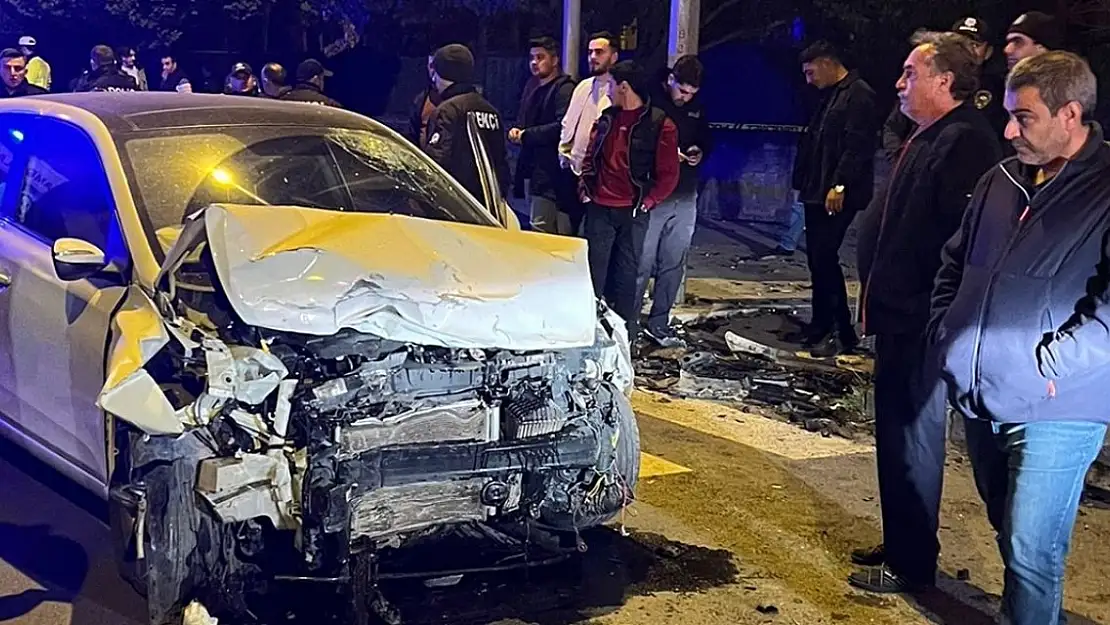 Kars'ta Meydana Gelen Kazada Olaya Karışan Sürücü Kaçtı