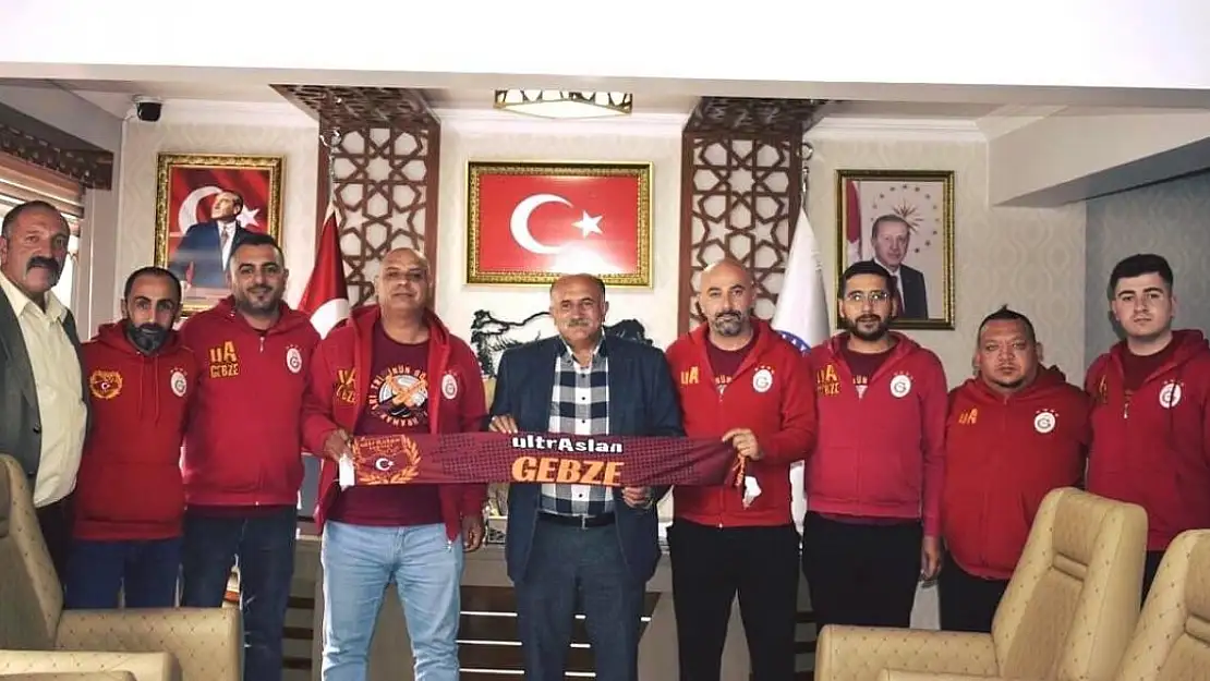 Erzurum'lu Gebze Ultra Aslan Taraftarlarından Anlamlı Destek