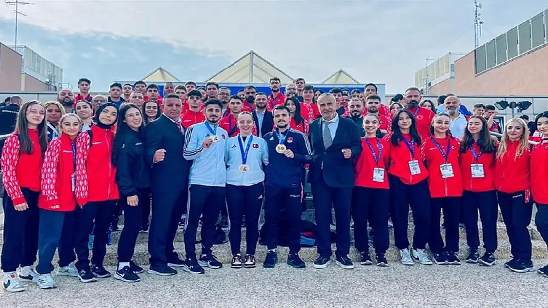 Milli Karateciler 5 Madalya İle Yurda Döndü