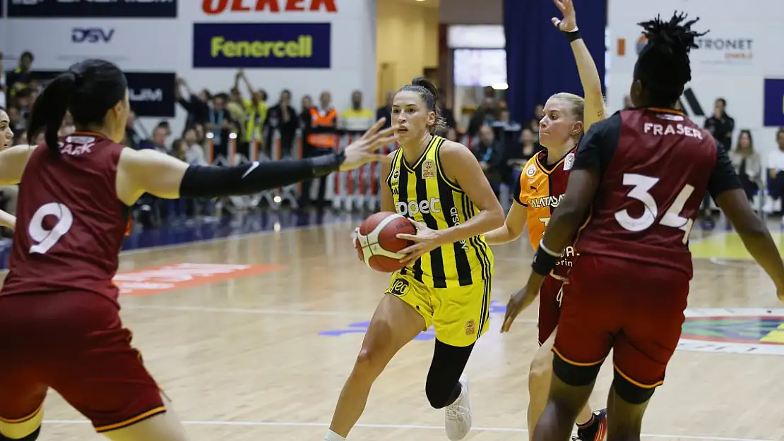 Kadınlar Basketbol'da Fenerbahçe Galatasaray'ı 82-73 Mağlup Etti